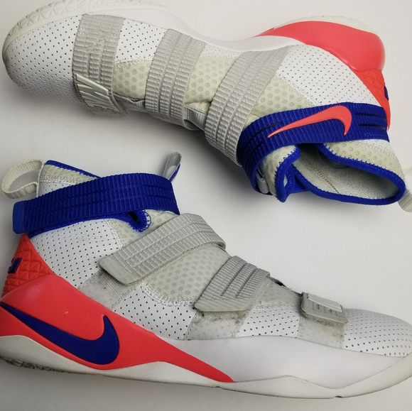 Nike LeBron Soldier 11 Sneakers - Picture 5 of 9